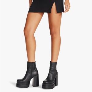 NWT Steve Madden Chunky Sky High Black Leather Boots Size 7.5